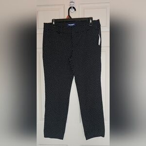 Old Navy Pixie Chino Ankle Pants Black White Polka Dot - NWT